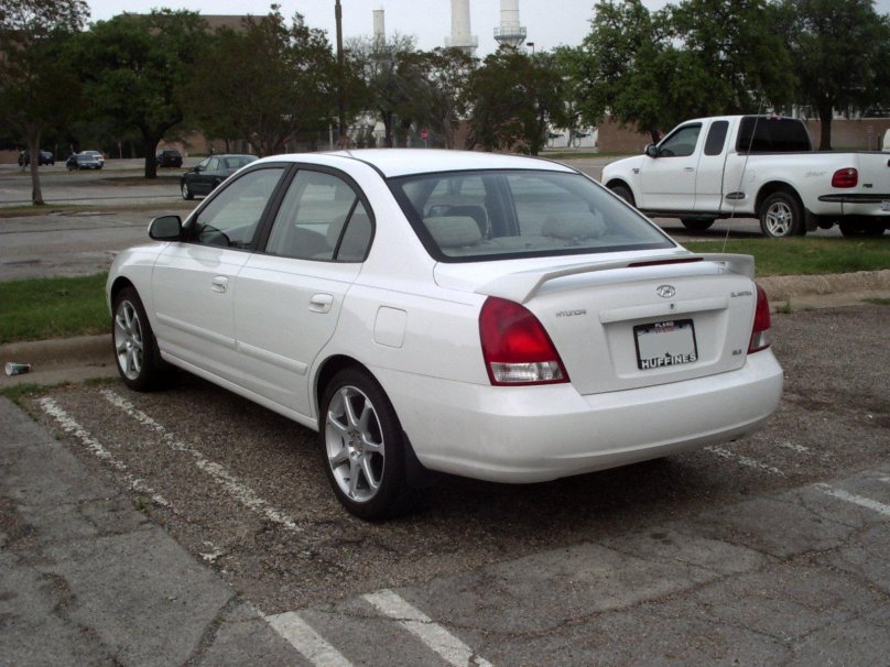 Hyundai Elantra 2001