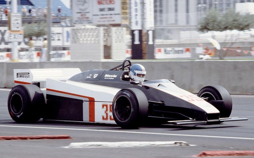 Дерек Уорик