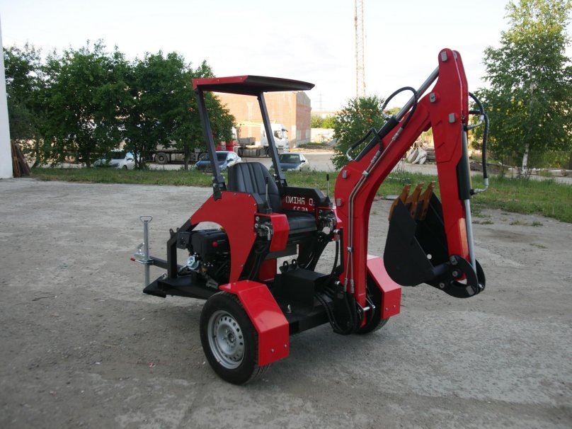 Мини экскаватор ред Рино