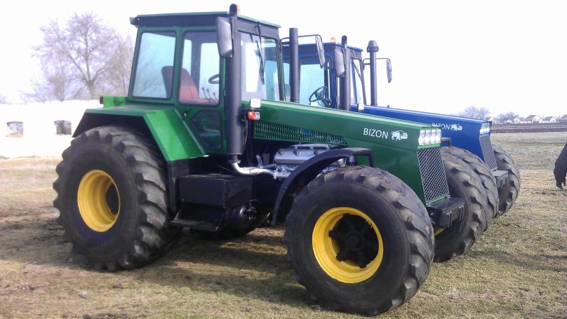 Трактор Бизон