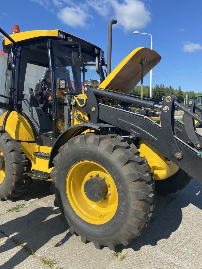 Экскаватор-погрузчик Cukurova 888