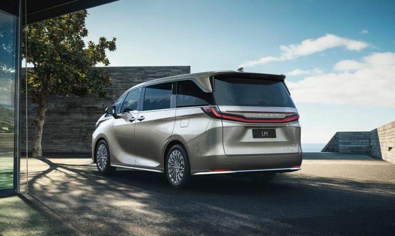 Лексус минивэн 2023