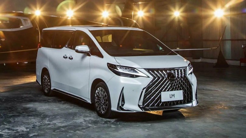 Минивэн Lexus lm300h