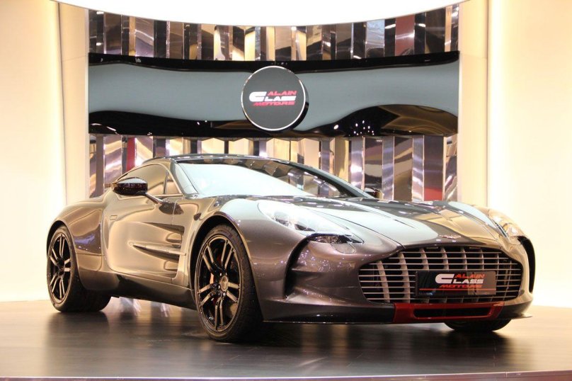 Астон Мартин one 77