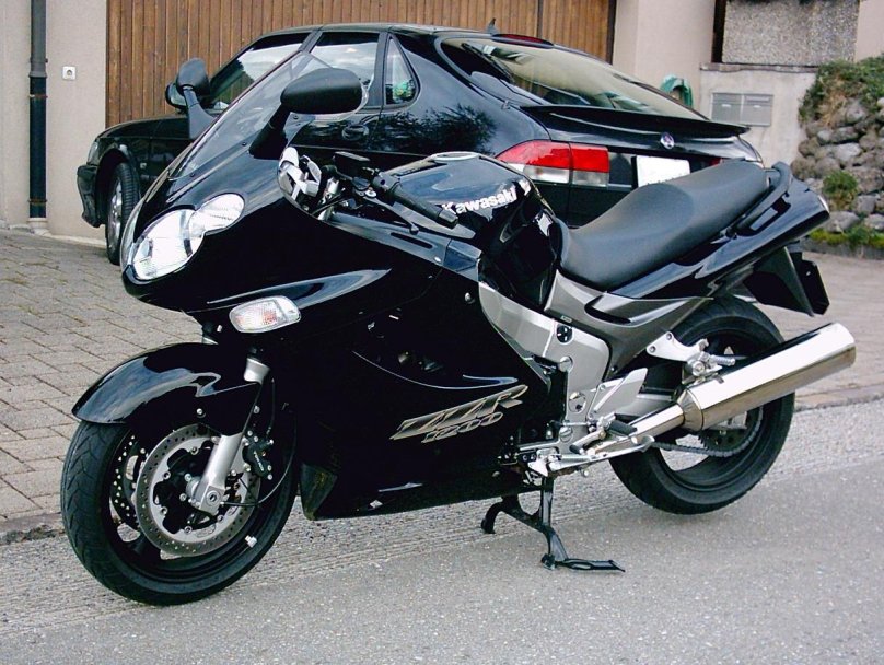 Кавасаки ZZR 1200