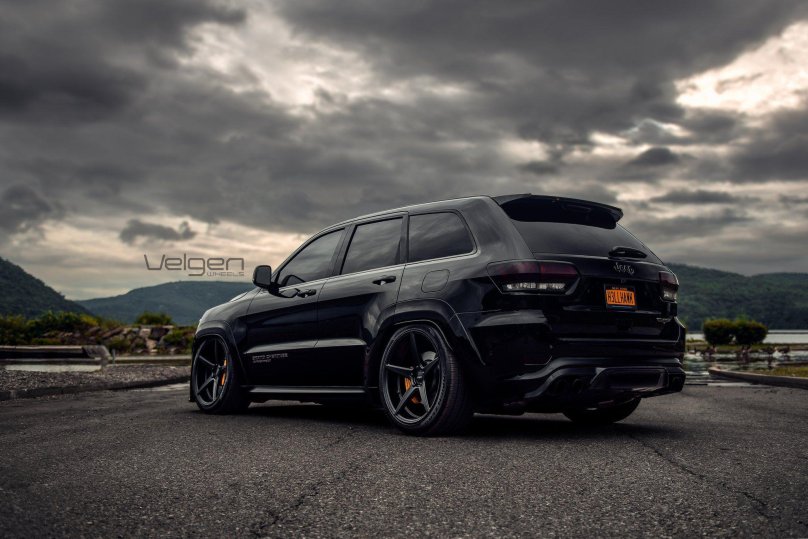 Jeep Grand Cherokee srt8 Trackhawk