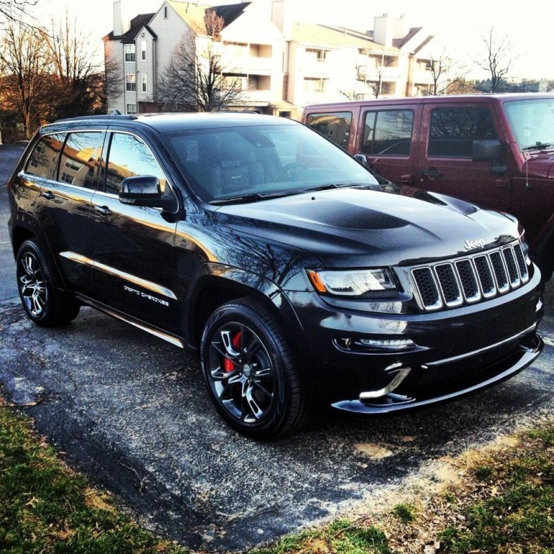 Джип Гранд черовке срт8