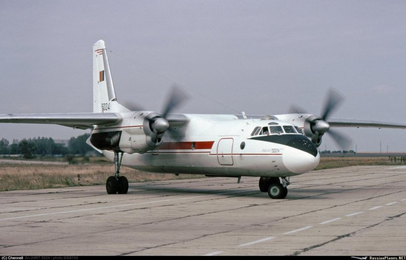 АН 24 военный