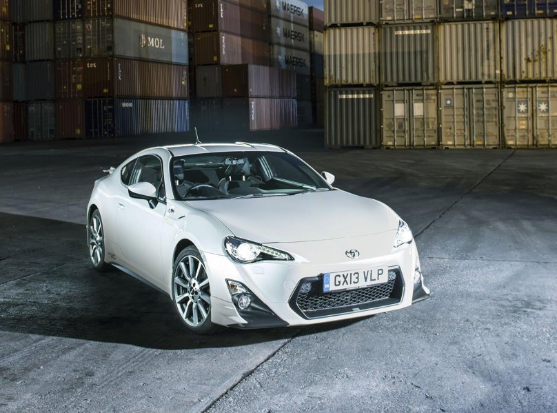 Тойота ГТ 86 белая