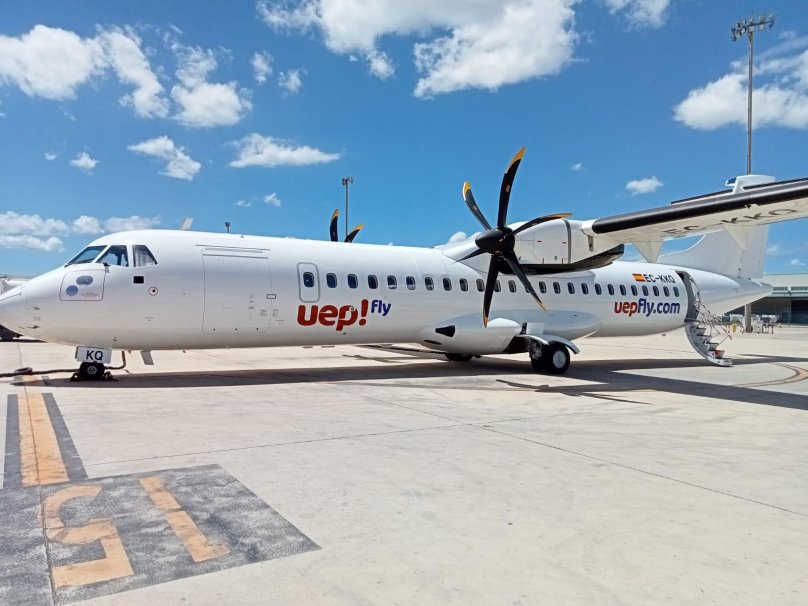 ATR 72 кабина