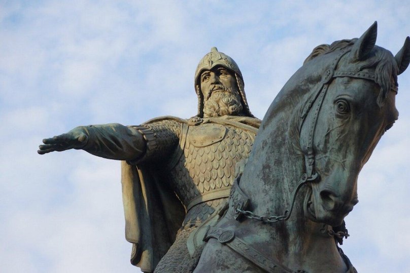 Памятник Юрию Долгорукому в Москве