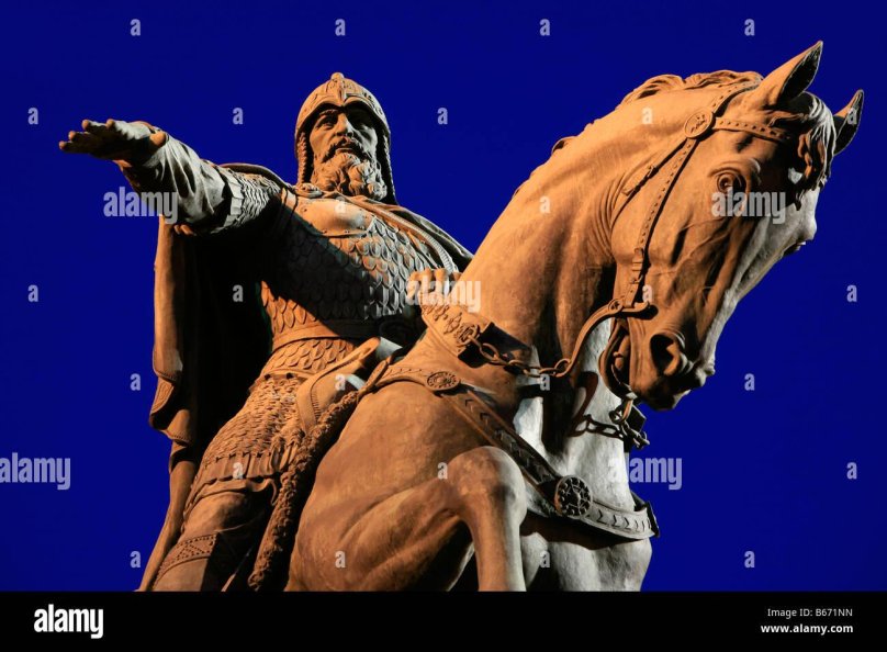 Памятник Юрию Долгорукому в Москве