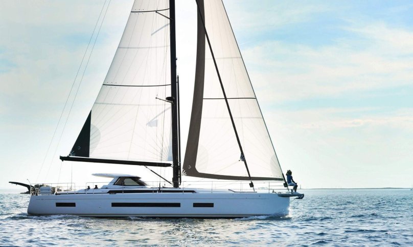 Яхта Amel 60