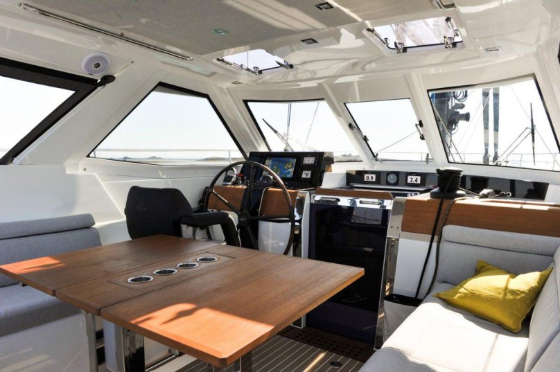 Яхта Амель 60