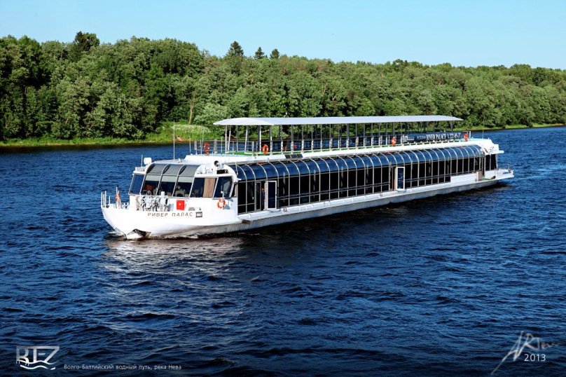 Корабль Ривер Палас Москва