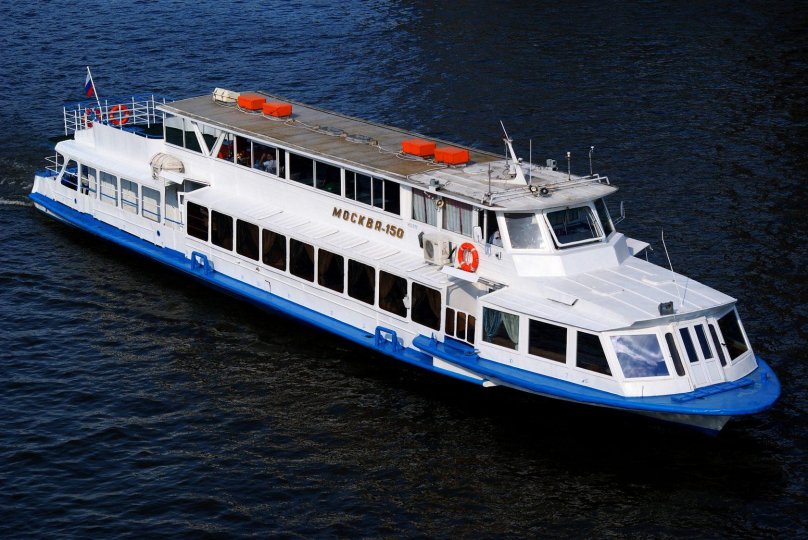 Теплоход Москва 145