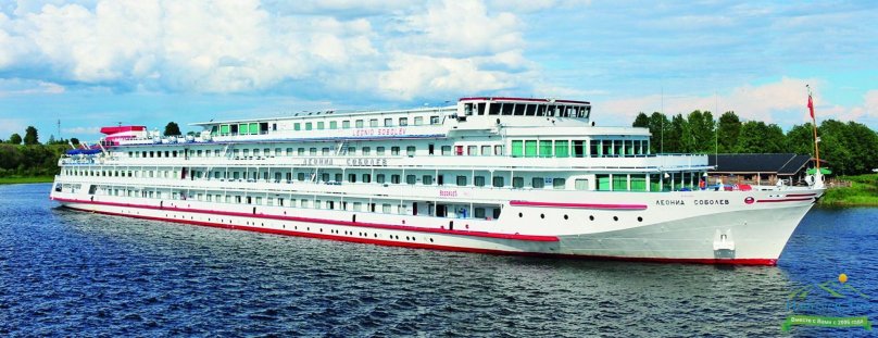Леонид Соболев теплоход