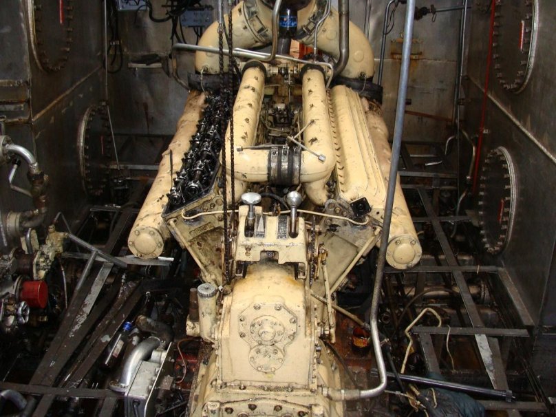 Судовой дизель м401