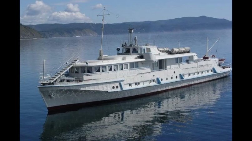 Теплоход Бабушкин Байкал