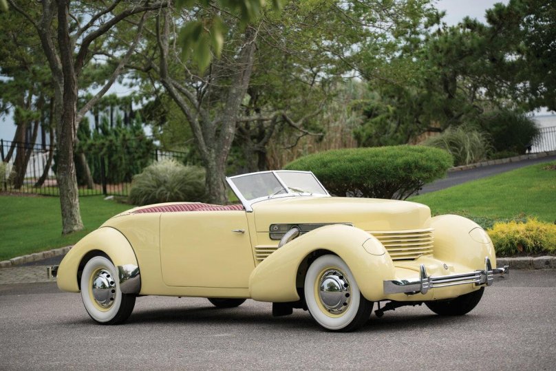 Auburn Cord Duesenberg