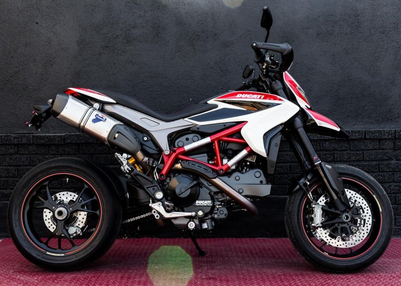 Ducati Hypermotard 821