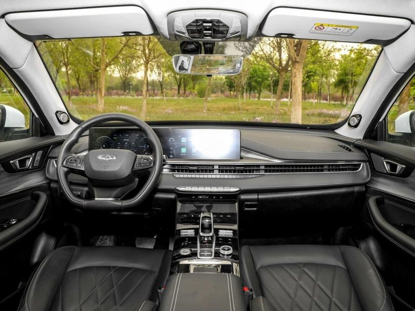 Тиго 8 про 2023 салон