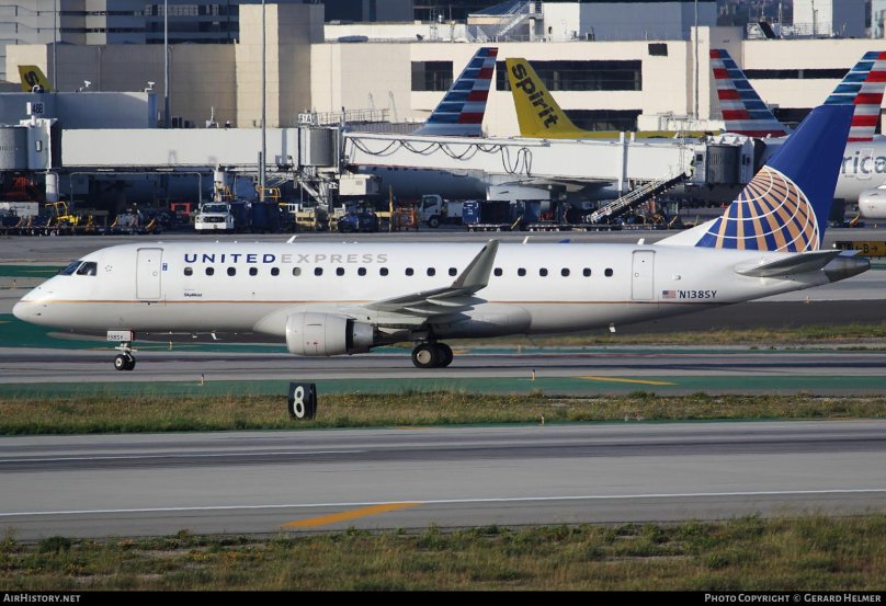 Embraer 175