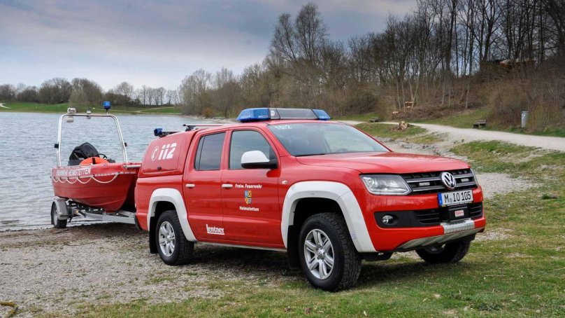 Фольксваген Амарок красный