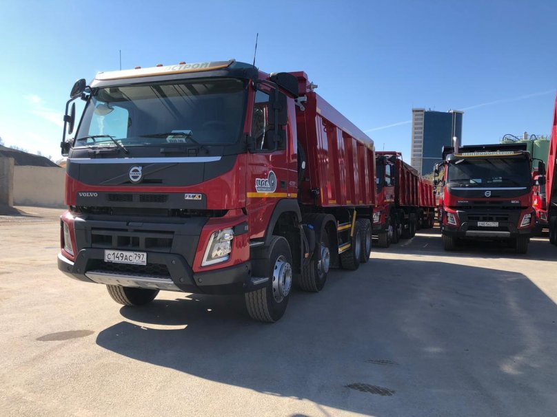 Вольво 8x8 самосвал
