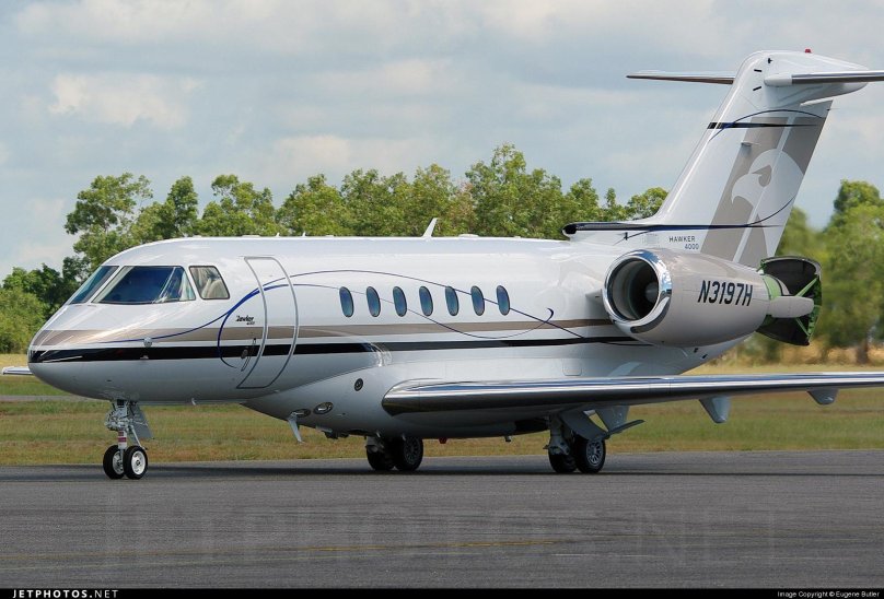 Raytheon Hawker 4000