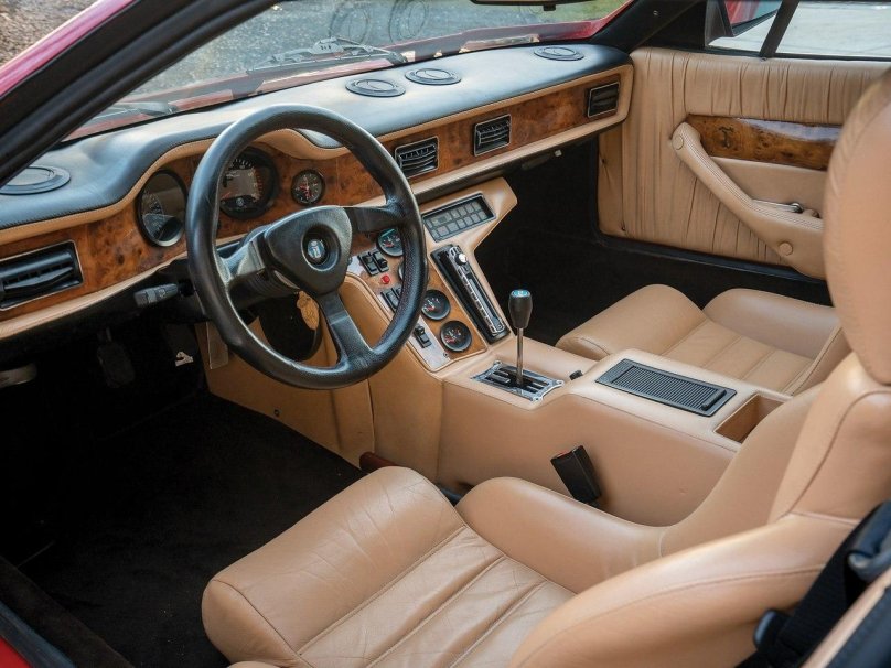 De Tomaso Pantera салон