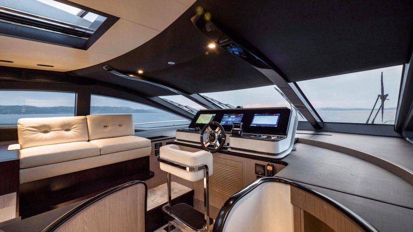 Яхта Azimut grande 27 metri