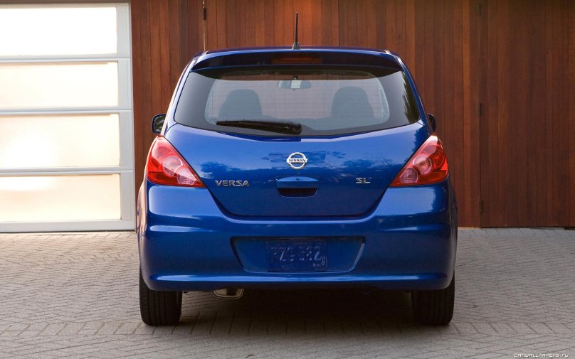 Nissan Versa 2012 Hatchback