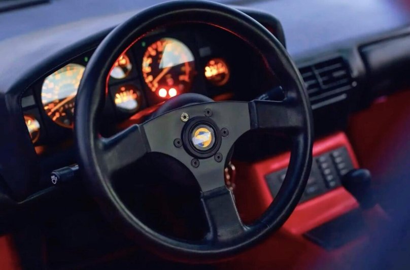 Cizeta Moroder v16t салон