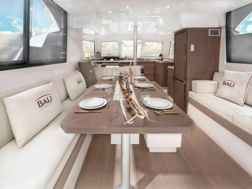 Bali катамаран Cat Space