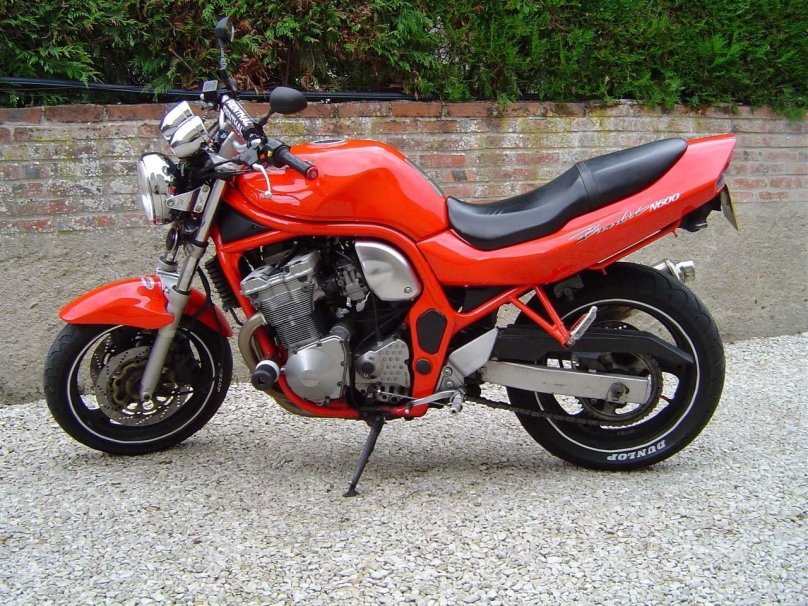 Suzuki GSF 400