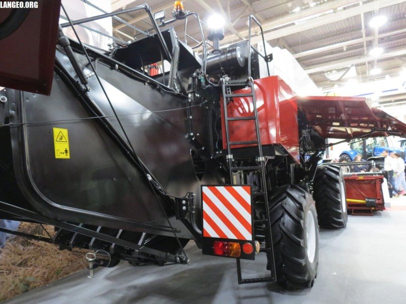 Комбайн Nova 340