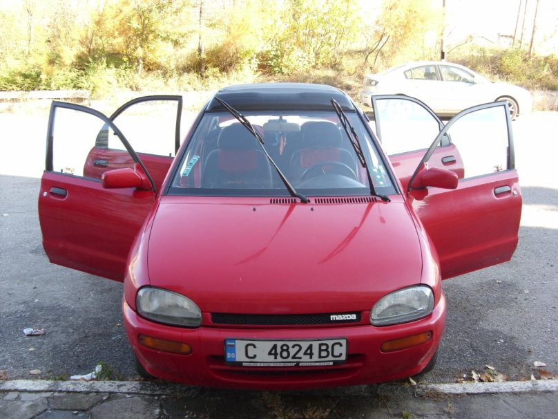 Мазда 121 1993