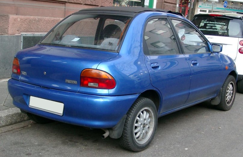 Mazda 121 2