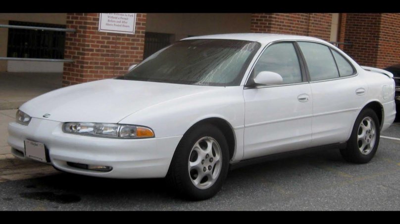 Олдсмобиль Аврора 2002