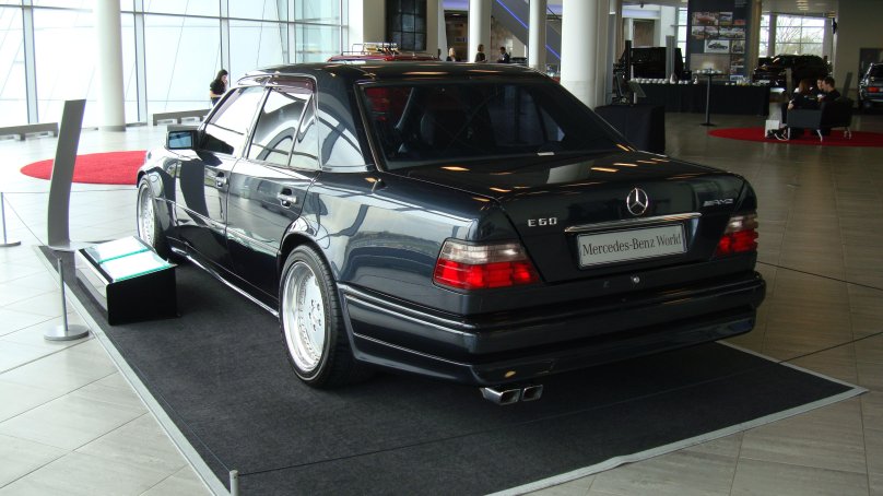 Мерседес w124 AMG