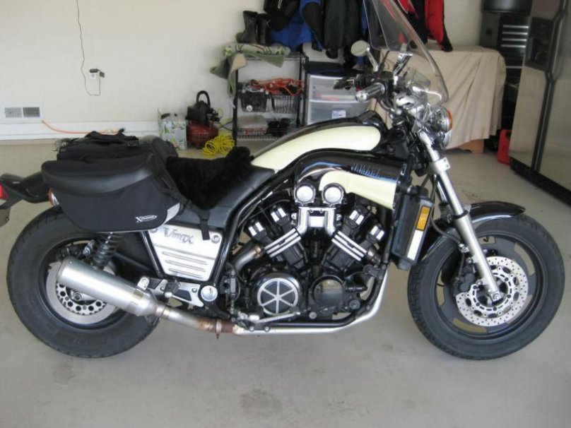 Yamaha v-Max 2000