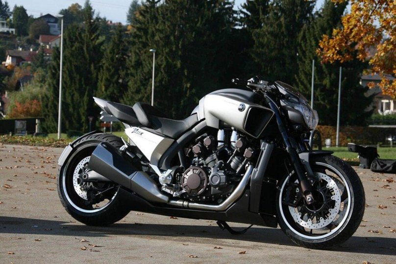 Мотоцикл Yamaha Vmax 1700