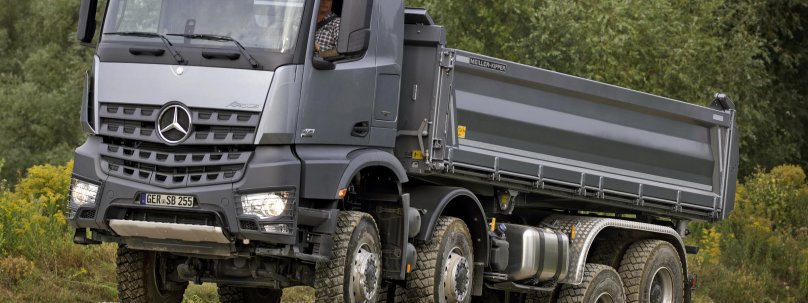 Грузовик Mercedes-Benz Arocs