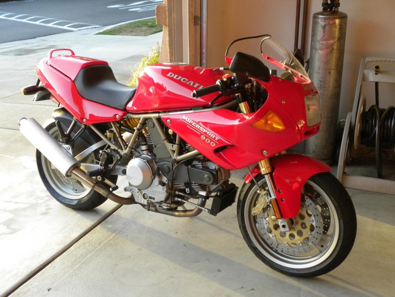 Ducati Supersport 900