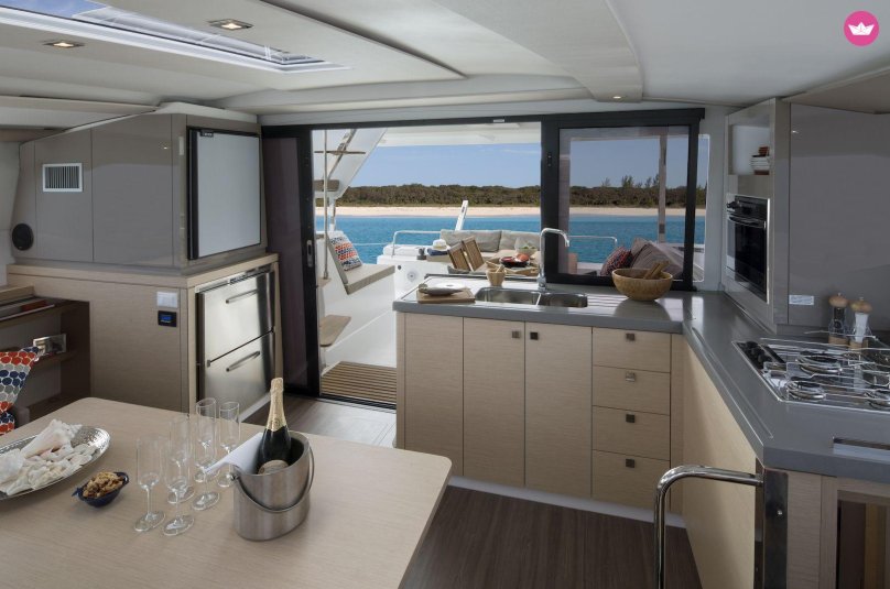 Катамаран Fountaine Pajot Isla 40