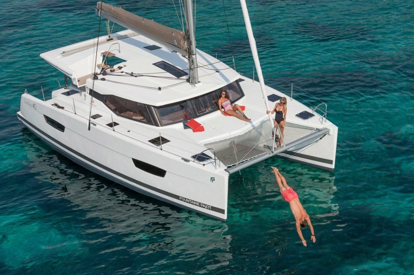 Fountaine Pajot Lucia 40