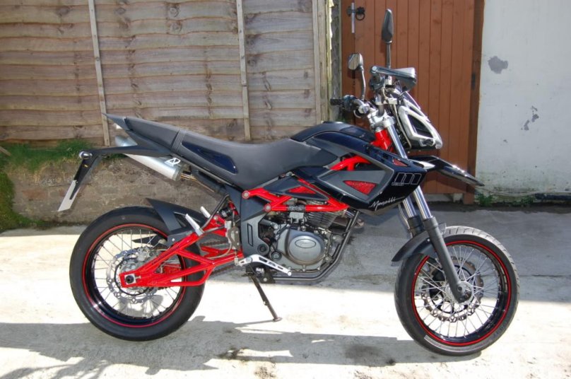 Megelli Supermoto 125m
