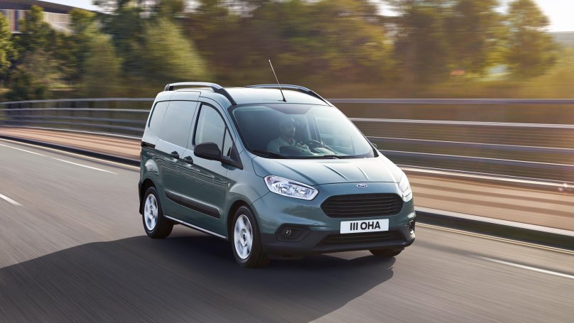 Ford Transit Courier 2021