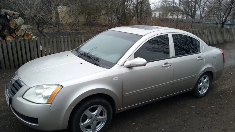 Машина чери Элара